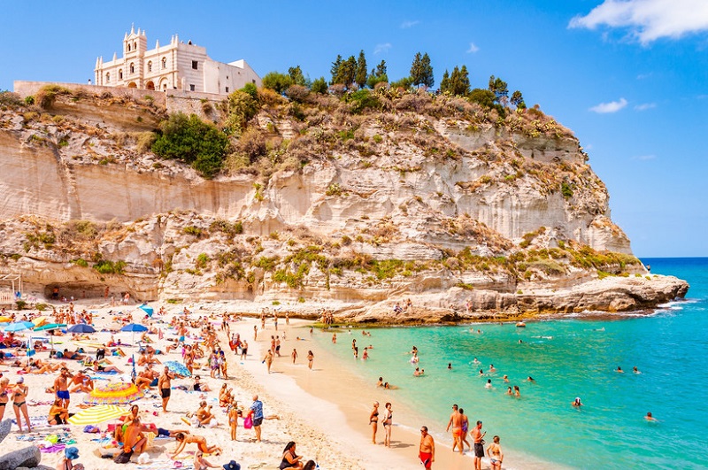 Italian beaches: 7 paradisiacal bays to be discovered