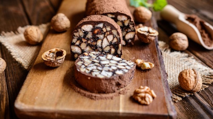 Chocolate salami: a few simple ingredients for a classic dessert!