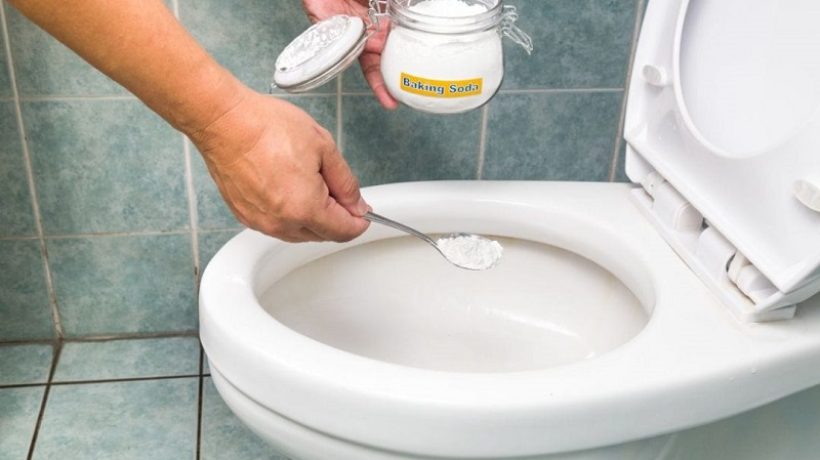 How Do Plumbers Get a Clogged Toilet Unclogged?