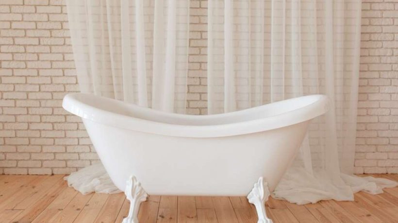 How to Get Wrinkles Out of a Shower Curtain