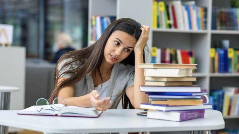 How to Manage Academic Load in College: Practical Tips to Stay Balanced and Succeed