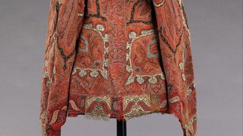 The Timeless Appeal: History of the Dolman Sleeve in Modern Fashion