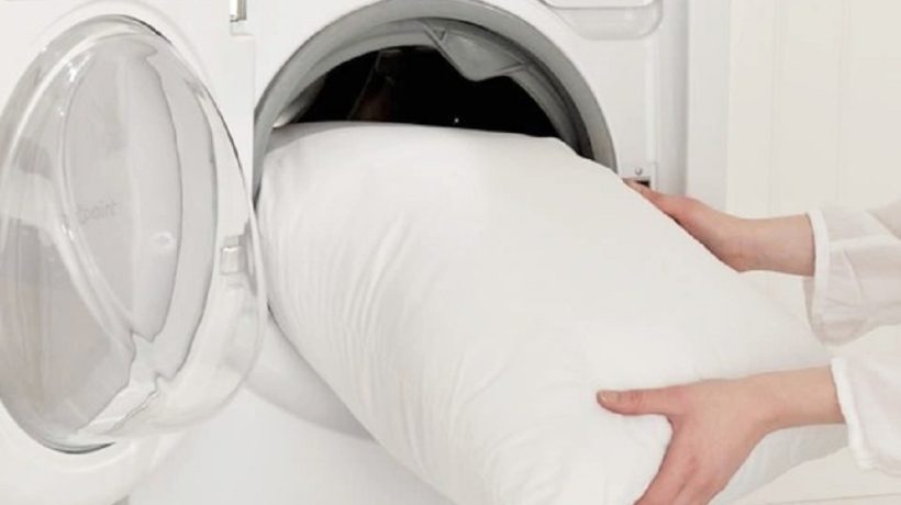 A Step-by-Step Guide to Washing Down and Feather Pillows