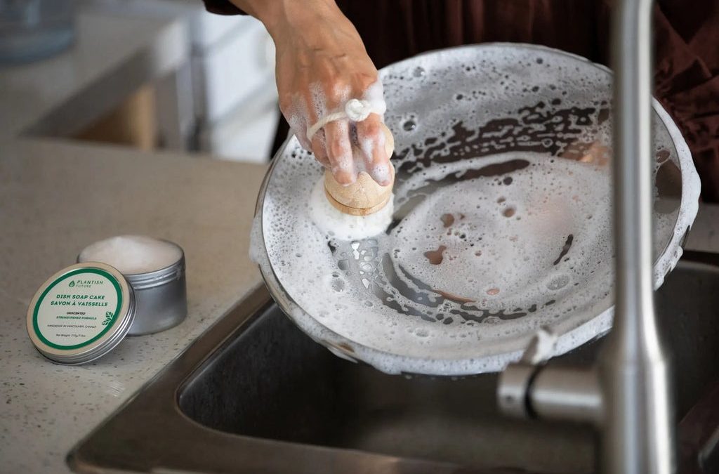 What are the easiest plastic-free swaps for eco-friendly decor